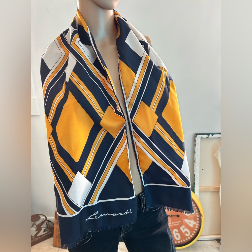 Leonardo silk scarf, Italy